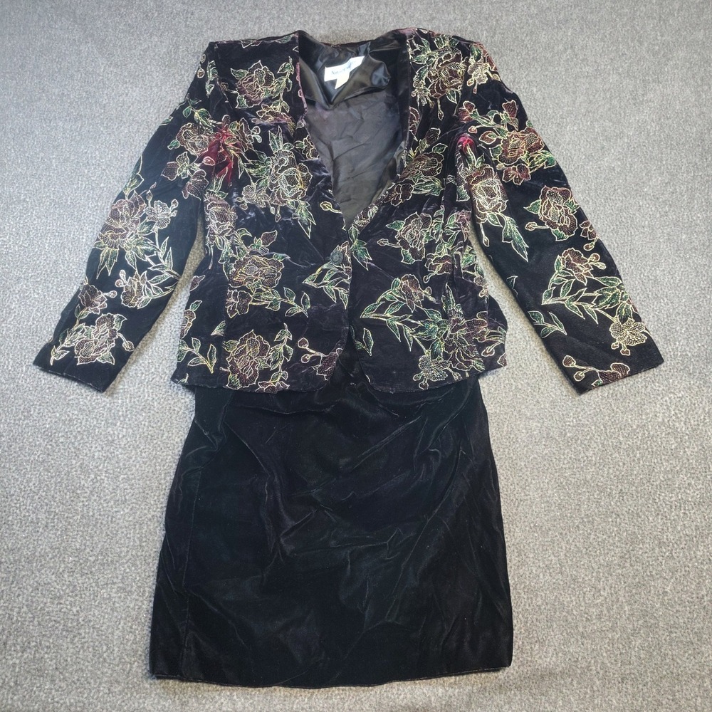Norton McNaughton Skirt Suit Women 6/8 Black Floral Velvet Vintage Holiday Party